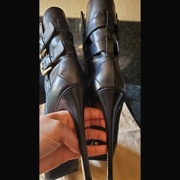 Michael Kors Boots - Picture 5 of 7